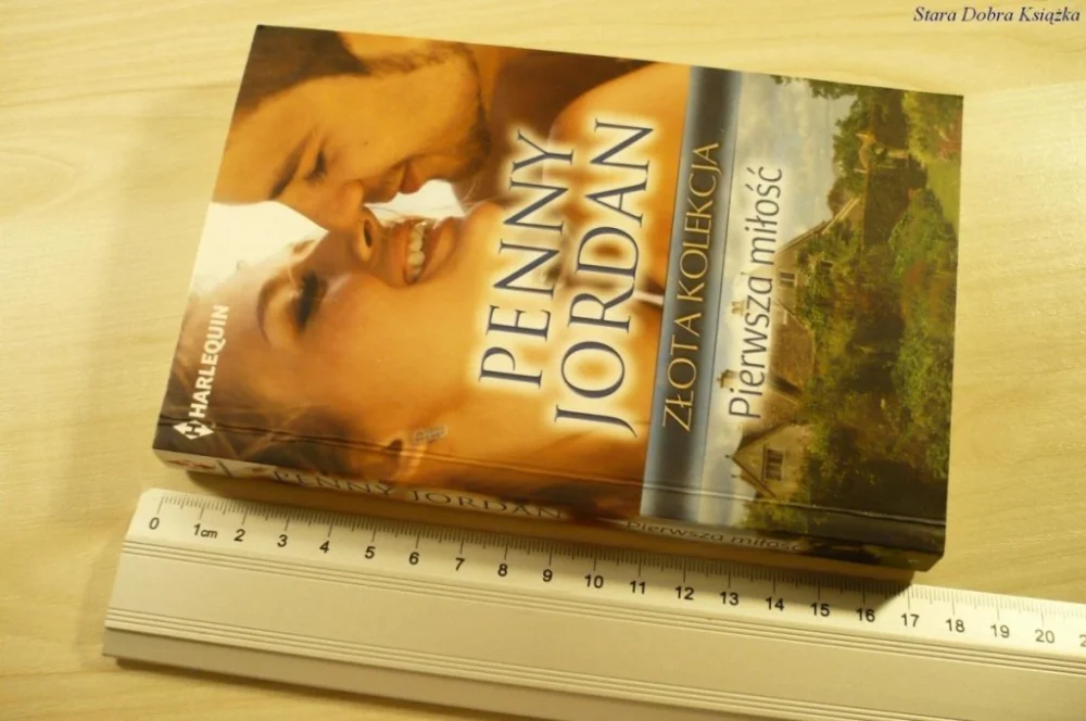 Oferta limitowana PIERWSZA MIŁOŚĆ - Penny Jordan (2012)