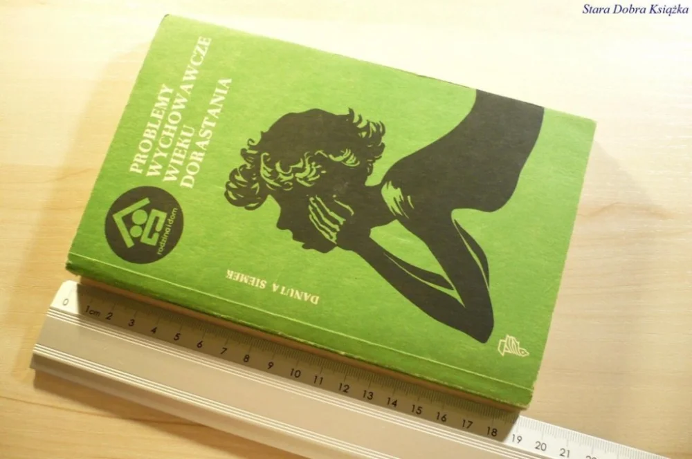 PROBLEMY WYCHOWAWCZE WIEKU DORASTANIASiemek 1986 Oferta czasowa