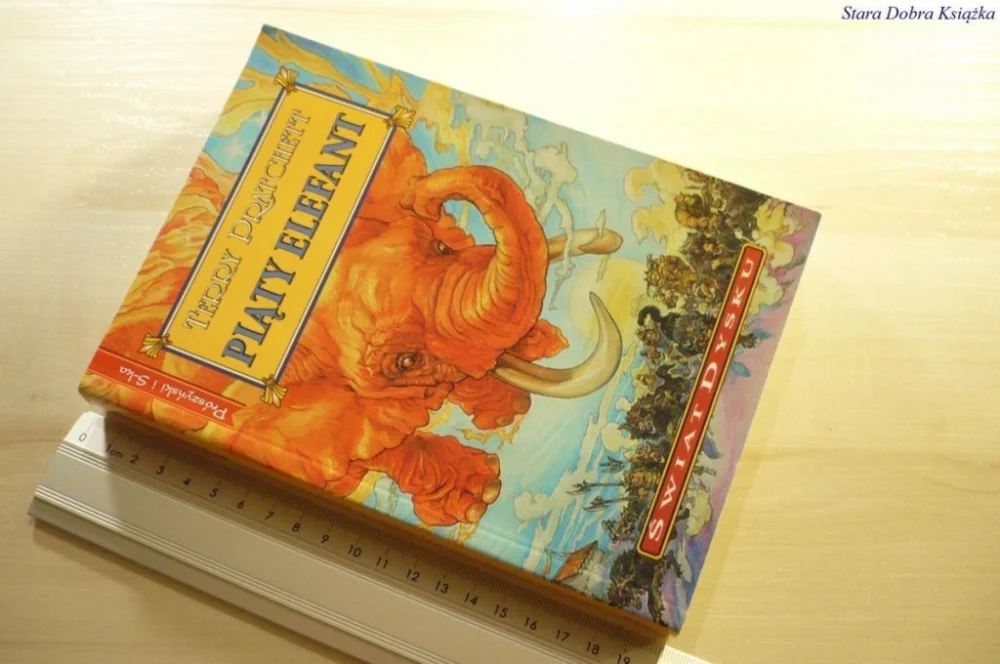 PIĄTY ELEFANT - Terry Pratchett 2013 Nowy