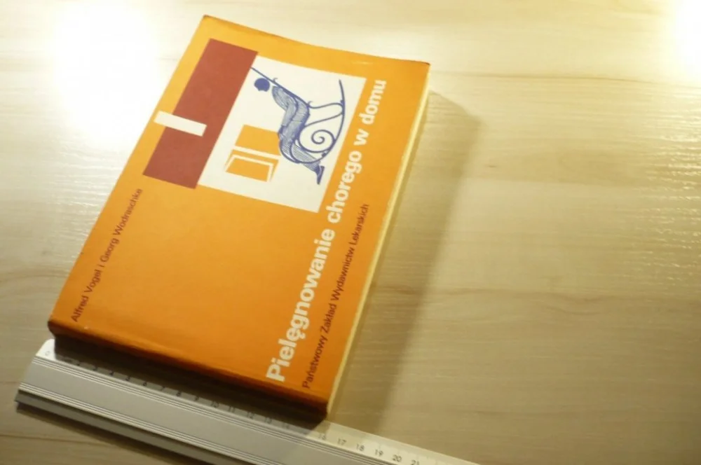 Popularny PIELĘGNOWANIE CHOREGO W DOMU - Vogel 1986