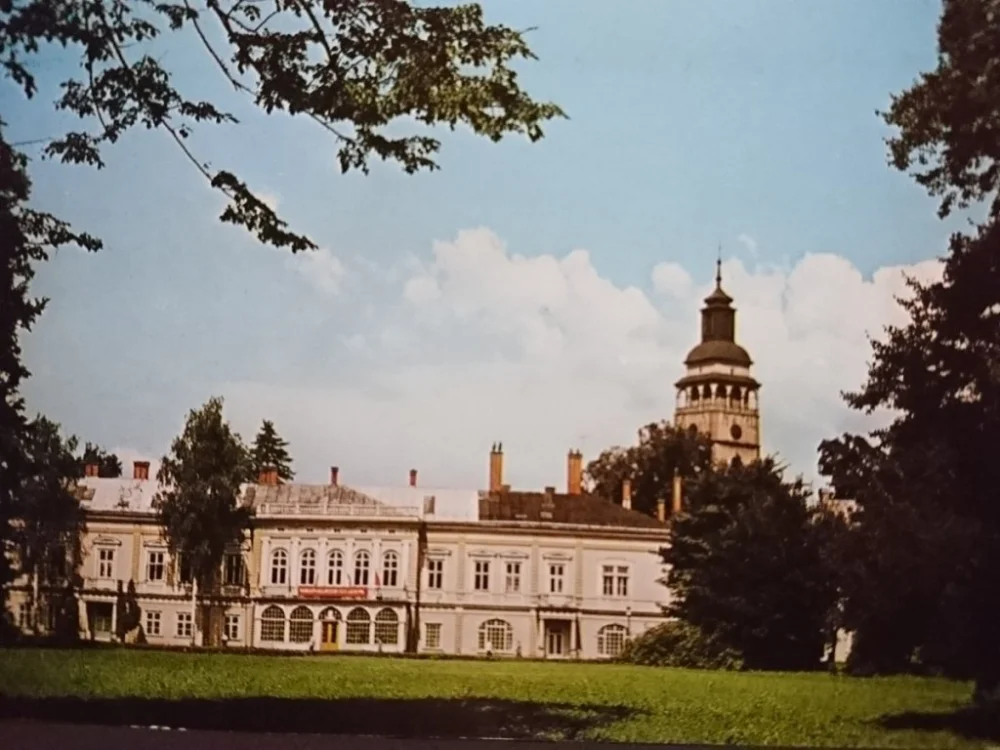 ŻYWIEC. ZAMEK Z OK. 1500 r. ... FOT. A. STELMACH Dostępne od ręki
