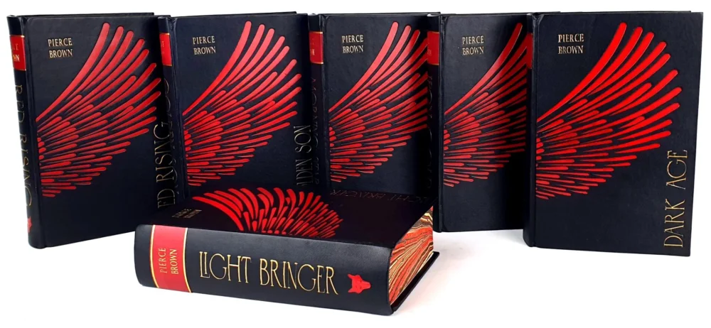 Red Rising Leatherbound Set: Limited Edition, Signed & Numbered Nowość